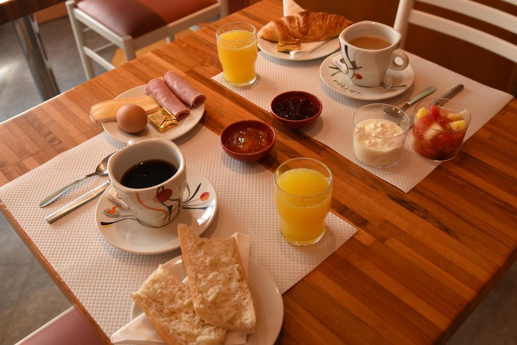 Hotel Continental Vierzon Luaran gambar